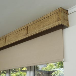 Rustiek raamkozijn, kroonlijst, profielkast, gordijnkast - gefineerd MDF EIKEN Design 209 verbrand hout, plafondmontage