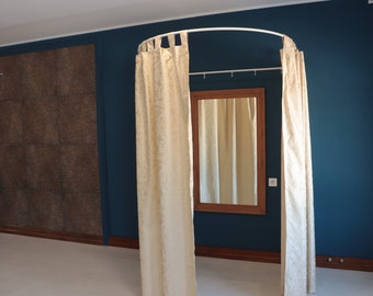 Vestidor y vestidor ovalado de pie en forma de U con percha para montaje en pared con 2 soportes de suelo rectos, 220 cm de alto