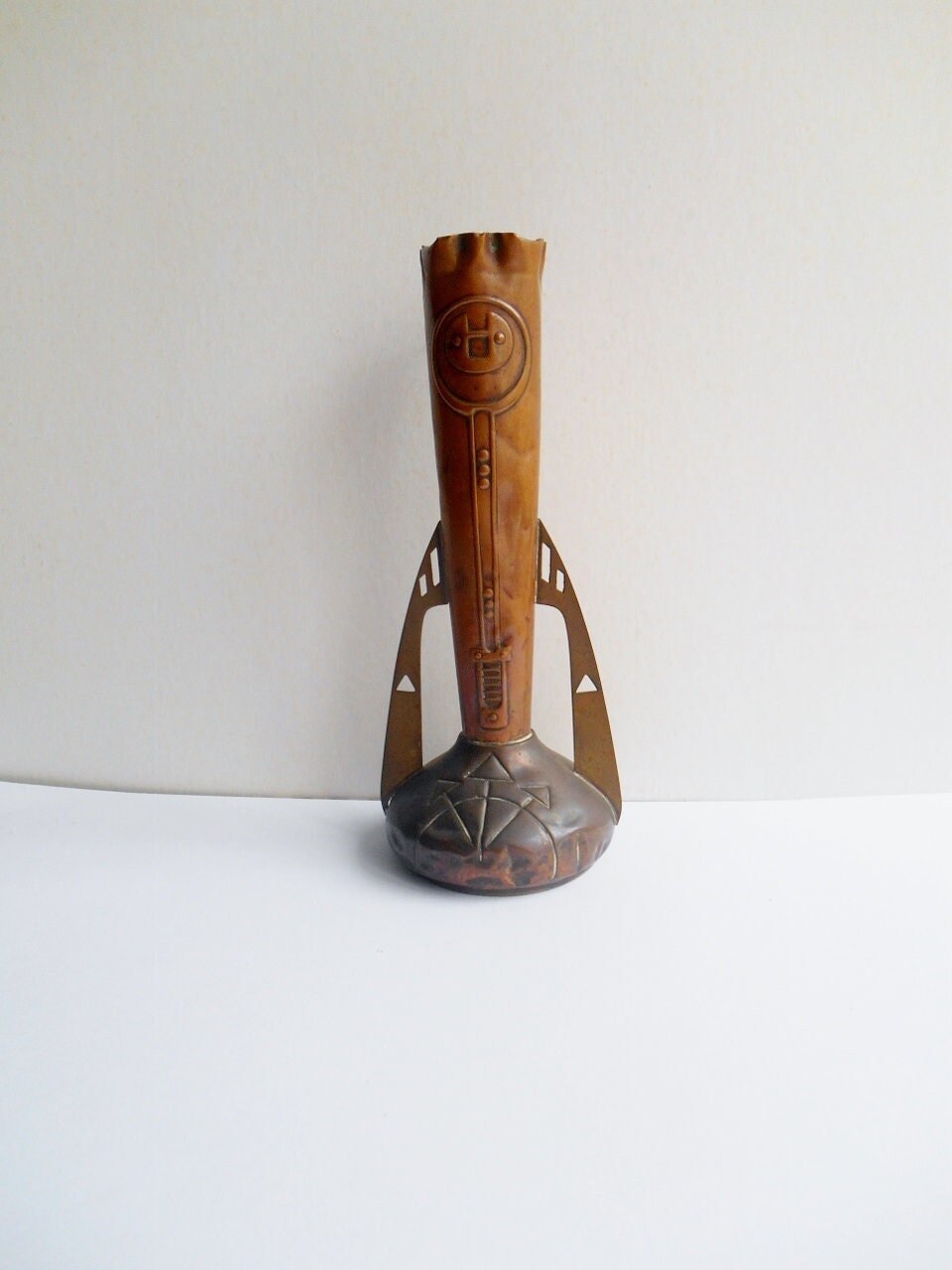 Années 1920. Vase Fabriqué à Partir d'un Obus.