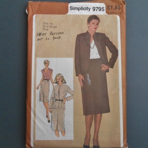 Patron/wzór z lat 60. XX wieku. Simplicity 9795. Wąska spódnica Misses, bluzka z zaszewkami i marynarka z podszewką.