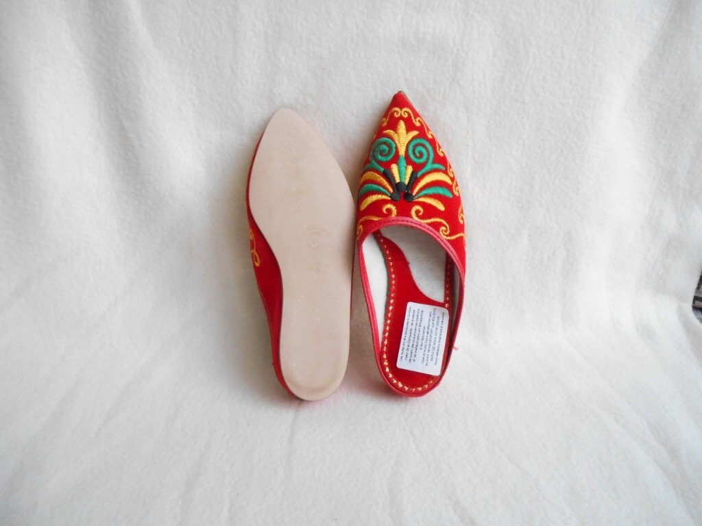 Mules Brodées Bretonnes Pointes 32 Et 31 - Neuves, Style Traditionnel