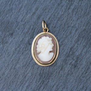 Vintage 14k Gold + Carnelian Cameo Pendant