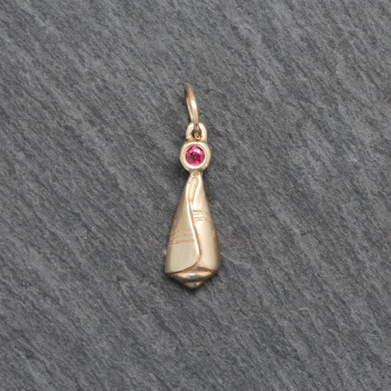 14k Gold + Ruby Seashell Charm - image 1