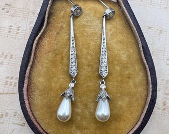 Boucles D'oreilles Anciennes En Perles - Vintage, Occasion, Sans Marque