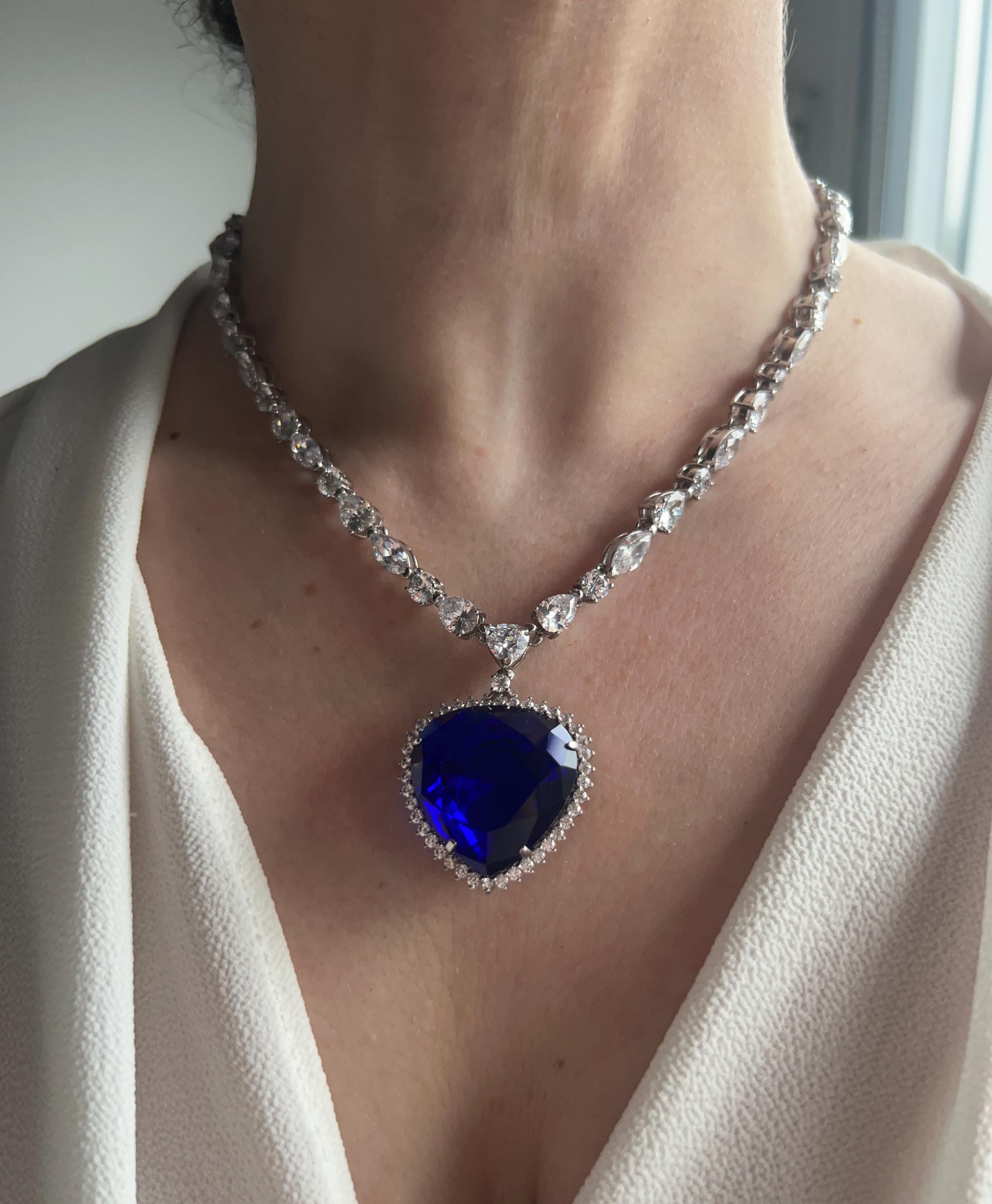 J Peterman Company Heart Of The Ocean Exact Replica James Cameron