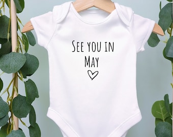 personalised baby announcement body suit grow (baby birth month with heart)