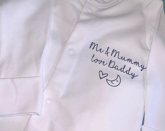 Me & Mummy love Daddy baby sleep suit (baby message, moon and heart)