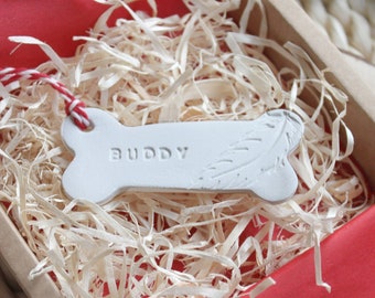 Enfeite de Natal personalizado em memória de cachorro, lembrança para homenagear seu cão, decoração de árvore de Natal com formato de osso, lembrança carinhosa de um cachorro no Reino Unido.