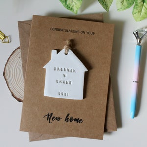 Personalisierte neues Zuhause Karte, personalisierte hängende Andenken, erste Zuhause Karte, Einweihungsparty neues Zuhause Geschenk, glückliches erstes neues Zuhause, Umzugsgeschenk