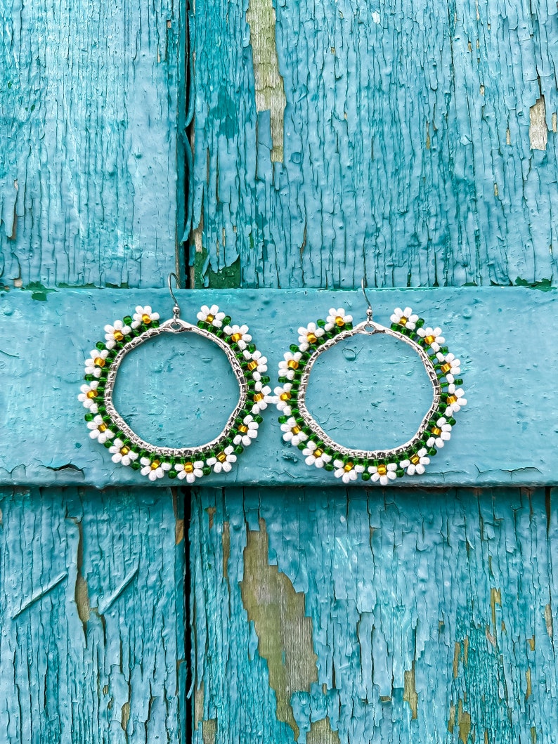 DIY Kit green hoop boho daisy Bead Earrings, white flowers chamomile Spring Earrings making Craft gift, beadwork Native American Earrings image 3