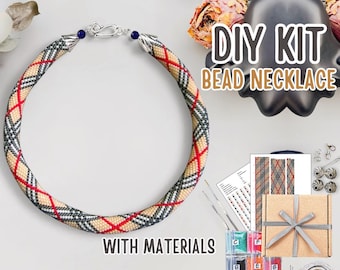 Beigefarbene geometrische Halskette im amerikanischen Stil – Set zum Häkeln von Perlenketten – Bastelset – Häkelanleitung für Perlen – Schmuck selber machen