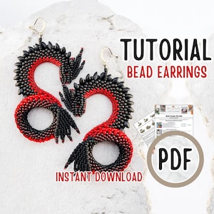 Może przedstawiać: Ręcznie robione kolczyki z koralików w kształcie smoka, z czerwonymi i czarnymi koralikami. Obraz zawiera samouczek i słowa "Tutorial Bead Earrings" oraz "Instant Download".