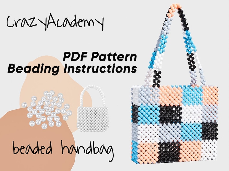 以下が含まれることがあります： ビーズでできたカラフルなハンドバッグと、ビーズの作り方のPDFパターン。バッグは白、青、黒、ピーチのビーズで作られています。画像には、白いビーズの山と、小さな白いビーズのハンドバッグも写っています。