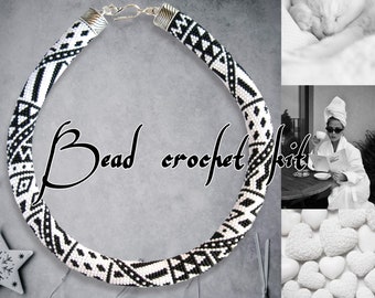 DIY Schwarz-Weiß-Patchwork-Perlen-Häkelketten-Set – Schmuckherstellungsset – Bastelset für Erwachsene – Perlen-Häkelmuster – DIY-Bastelgeschenk