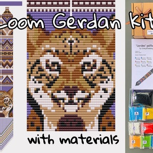 Puede incluir: Un kit de tejido de cuentas con materiales para crear un collar de cuentas colorido con un patrón de lince. El kit incluye cuentas de varios colores, un patrón e instrucciones. El collar terminado mide aproximadamente 45 cm de largo.