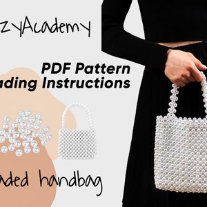 Könnte beinhalten: Eine weiße Perlenhandtasche mit einem PDF-Muster und Perlenanleitungen. Der Text "Crazy Academy" und "Perlenhandtasche" ist auf dem Bild zu sehen.