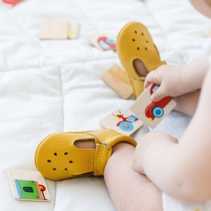 Baby Shoes Girls Sandals Baby Moccasins Girls Leather Crib Shoes Soft Sole Toddler Shoes Newborn Infant Moccasins Toddler Walker Slippers