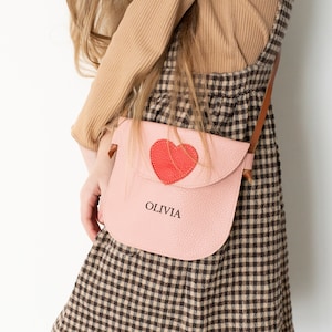 Sac à main crossbody en cuir coeur, sac crossbody, sac à main pour tout-petits, sac à main pour petite fille, cadeau d’anniversaire, cadeau pour petite fille, sac à main pour enfants