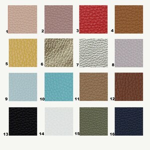 Peut inclure: Un nuancier de 16 &eacute;chantillons de cuir de diff&eacute;rentes couleurs et textures, notamment rose clair, gris, rouge, marron, jaune, or, argent, bleu clair, turquoise, beige, marron fonc&eacute;, noir, blanc, vert et marine.