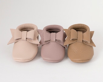 Baby Leather Shoes Infant Baby Moccasins Girls bow Custom Name Newborn Girls Moccasins For Toddler Soft Sole Toddler Shoes Walker Barefoot