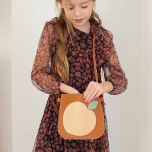 Sac à main en cuir couleur pêche pour enfants, sac à bandoulière pour filles Fruities, sac à main, sac à main petite fille, cadeau d'anniversaire, cadeau petite fille, sac à main pour tout-petit