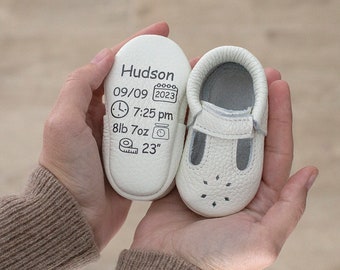 Baby Stats Mocassins, chaussures en cuir italien, nom, poids, longueur, heure, date de naissance, famille, statistiques de naissance personnalisées, cadeau nouveau-né hôpital