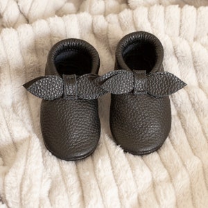 Personalized Baby girl bow moccasins, Baby girl shoes, Italian leather, newborn, infant, toddler, Walker, Kids, Fall, Krabbelschuhe image 3