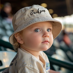 Sombrero de sol personalizado para bebé niño: tema de surf, nombre personalizado, sombrero de playa para diversión de verano imagen 1