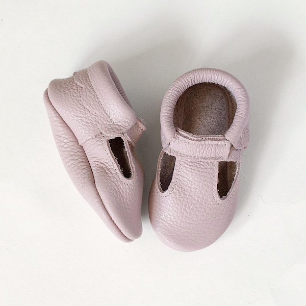 Mocasines de cuero con tiras en T para bebé, sandalias para niña