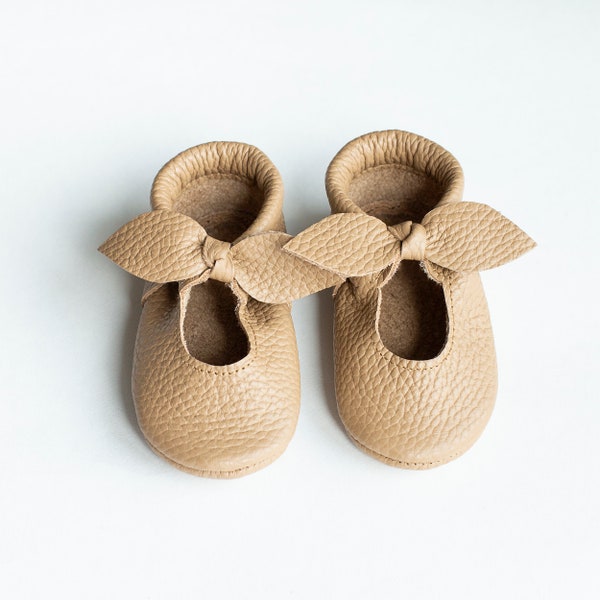 Baby bow sandals, baby moccasins, Italian leather, newborn, infant, birthday shoes, baby gift, summer moccasins, baby shower