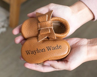 Baby Girl Leather Moccasins Custom Name Infant Baby Shoes Girls with bows Newborn Girls Toddler Soft Sole Toddler Shoes Walker Personalized
