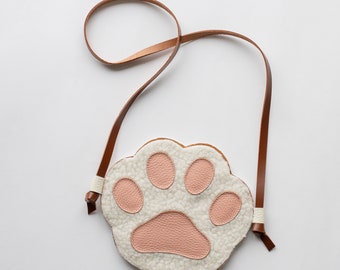 Bolso bandolera de cuero con estampado de patas, regalo para amantes de los perros, bolso para niños pequeños, bolso para niñas, regalo para niños de cumpleaños, bolso para niños, regalo para amantes de los gatos, hermana