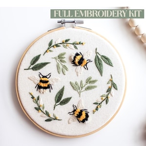 Bee Embroidery Kit - Hand Embroidery Kit - DIY kit - Craft Kit - Gift For Her - Relaxation Gift - Handmade Gift - Embroidery Gift - Bee Gift