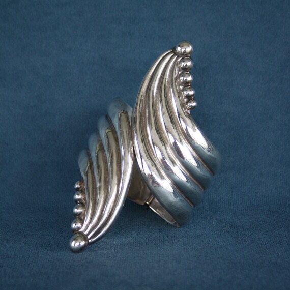 graceful previously loved sterling silver hinged … - image 7