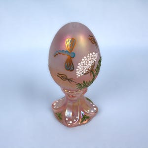 delightful, limited edition Fenton art glass egg featuring a hand painted dragonfly & flowers, dragonflies symbolize power and poise