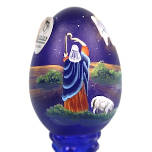 Exquisito huevo de vidrio artístico Fenton de edición limitada titulado "El anuncio de la serie El nacimiento de un salvador" con tarjeta de producto original.