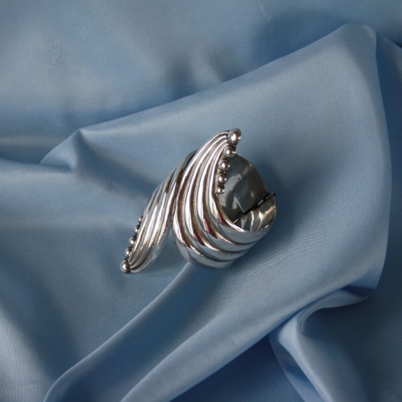 graceful previously loved sterling silver hinged … - image 3