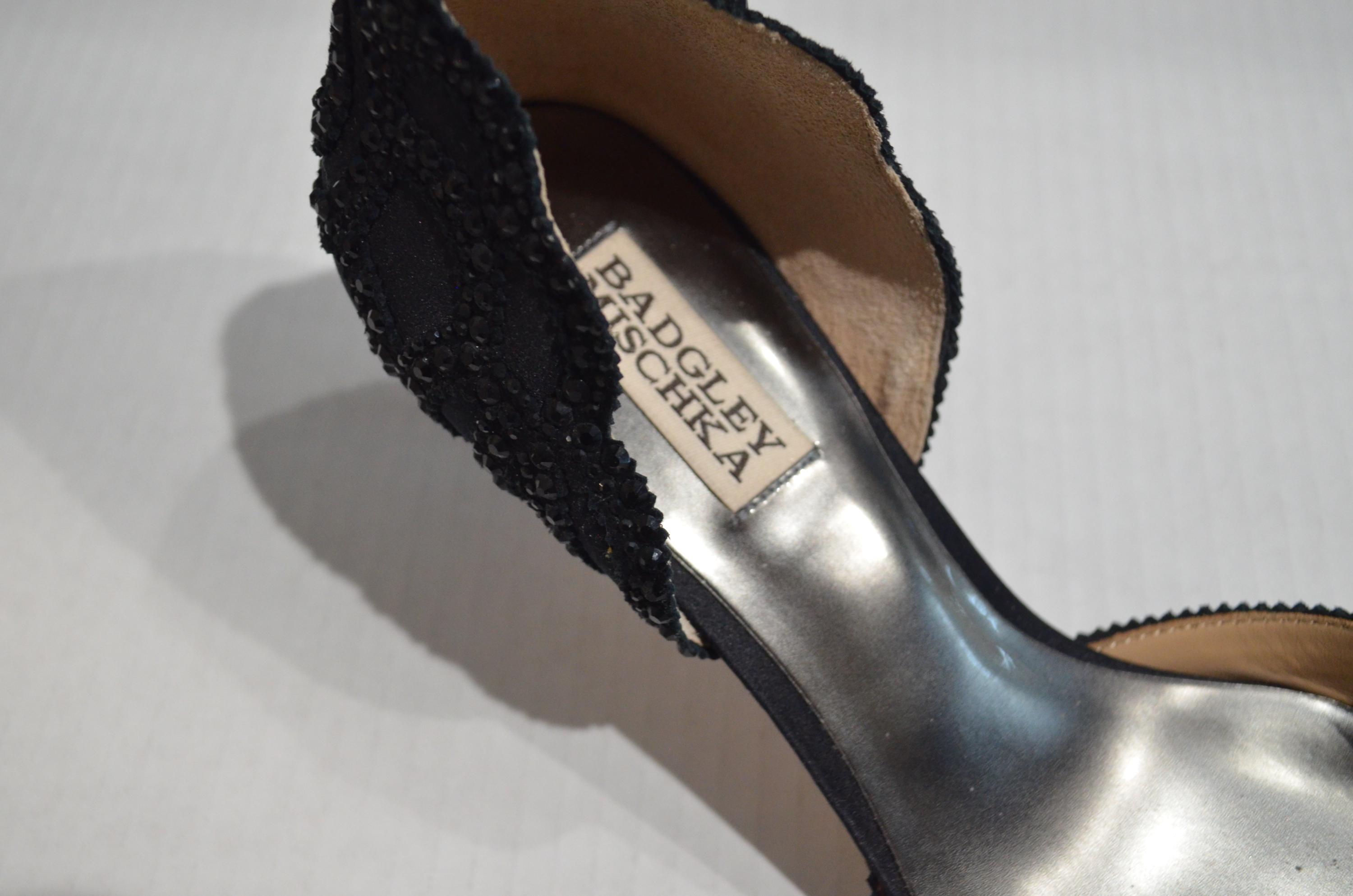 badgley mischka kitten heel