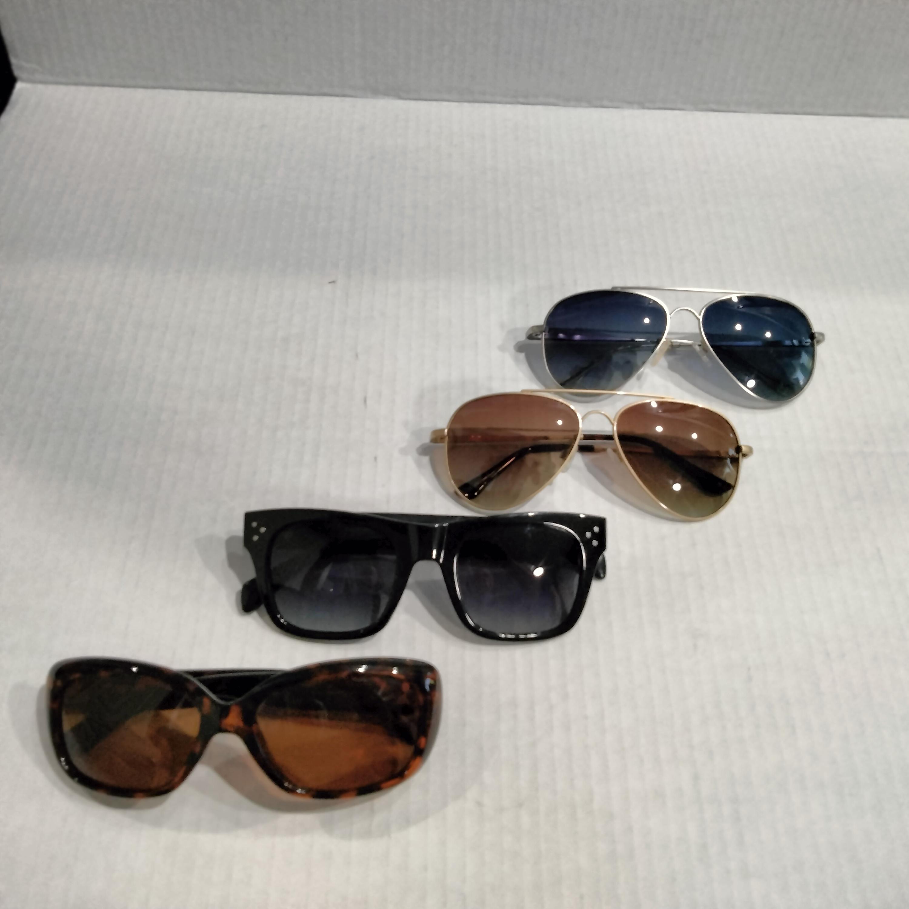 Sunglasses for Women, Lot of 4 - 3 Prive Revaux and 1 Foster Grant, NWOT Amazon.com: Foster Grant Women main image 4