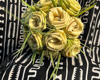 Palmetto Rose Bouquet: 12 Charleston Sweetgrass Forever Roses