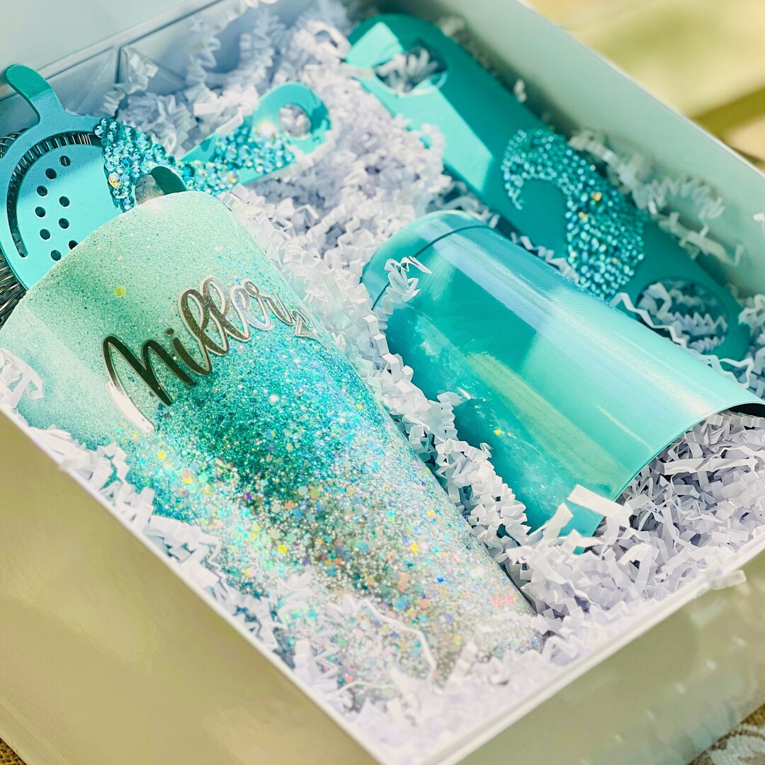 Cocktail Shaker With Accessories, Beautiful Mixology Set, Martini