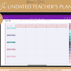 Può includere: Un planner digitale per insegnanti, progettato per l'uso con OneNote. Il planner è non datato e presenta una griglia di calendario con uno schema di colori rosa e viola. Il calendario è per il mese di luglio e include una scheda per ogni giorno della settimana. Il planner include anche una sezione per i piani delle lezioni.