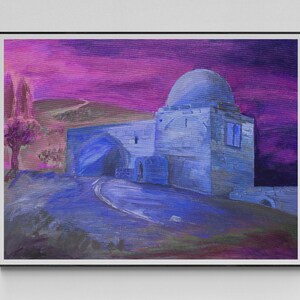 Pode incluir: Uma pintura de um edif&iacute;cio de pedra com um telhado abobadado, sobre um c&eacute;u roxo e rosa. O edif&iacute;cio &eacute; rodeado por um caminho e &aacute;rvores.