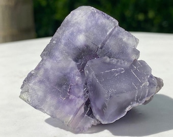Fluorita cúbica fantasma roxa, mineral de fluorita roxa, cristal de fluorita roxa, cristal de fluorita roxa octaedro