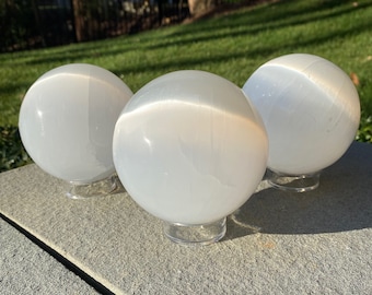Esfera de cristal de selenita pulida totalmente natural de 4"