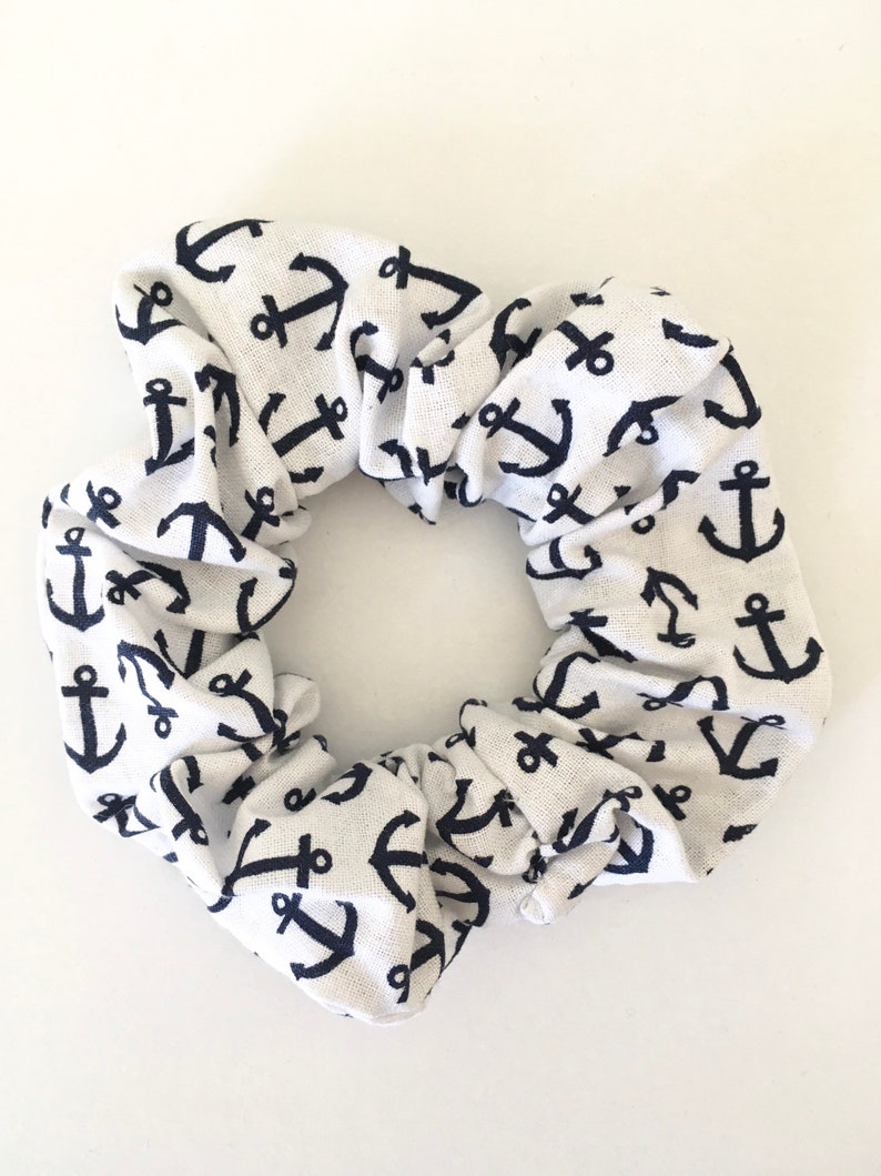 Anchor pattern scrunchie