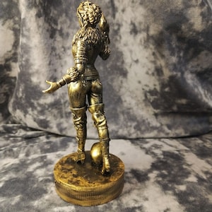 Statue de Mylène Farmer 18cm image 9