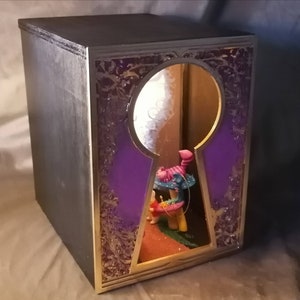 Book nook shelf insert Alice au pays des merveilles. Alice in wonderland, bookend image 4