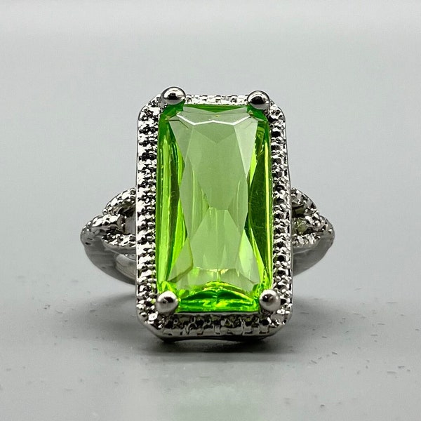 Peridot Ring, Faux Peridot Ring, Peridot, Peridot Gemstone, Costume Jewelry, Statement Ring