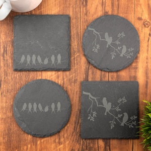 Shabby chic skifferunderlägg med fågelsvalor lasergraverad present, bröllop, födelsedag, årsdag, jul.